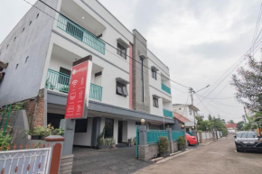 RedDoorz Plus at Buah Batu